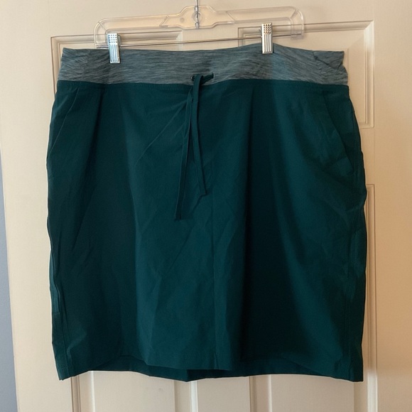 Duluth Trading Women's Armachillo Cooling Woven Skort Dark Sea Size 18 NWT - Picture 1 of 7
